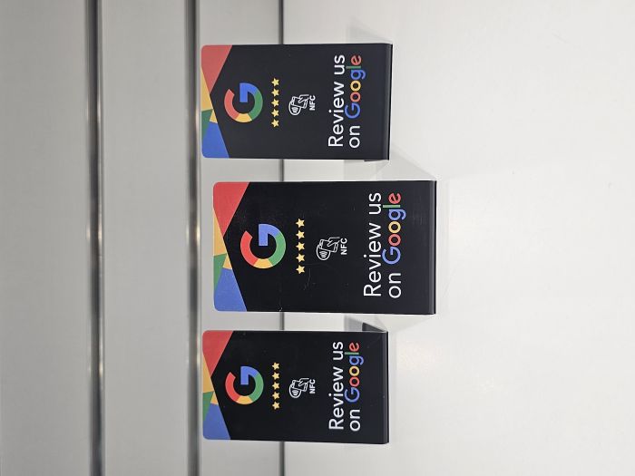 Tarjeta de mesa NFC para Reseñas de Google (negra)